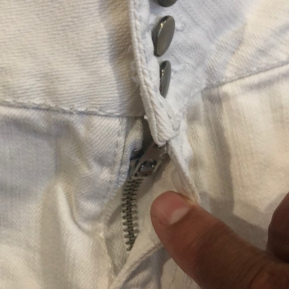 Shorts - Picture 4 of 8